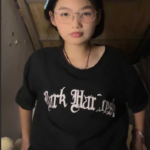 困困兔宿舍黑衣视频曝光，文静眼镜妹深夜直播黑料惊人