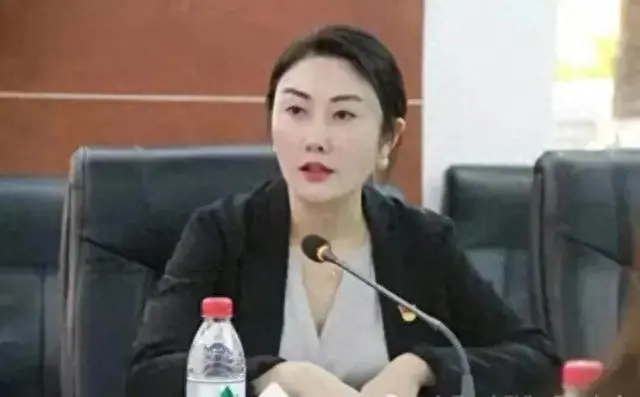 曝光!长沙某女局长与男网友对话内容引争议
